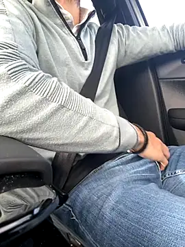 Snapshot of bullyboyy chatting on October 28, 2025, 12:48 pm bullyboyy online show from October 28, 2025, 12:48 pm