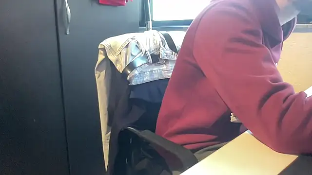 Snapshot of bullyboyy chatting on January 14, 2026, 8:18 am bullyboyy online show from January 14, 2026, 8:18 am