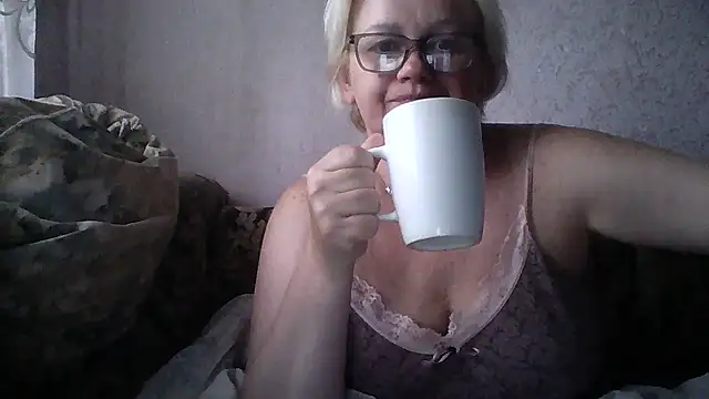 Snapshot of Mayya4321 chatting on June 7, 2026, 6:18 am Mayya4321 online show from June 7, 2026, 6:18 am