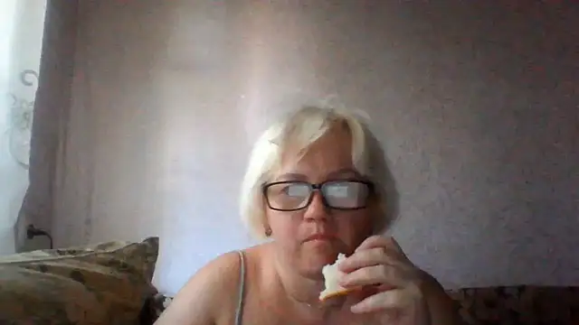 Snapshot of Mayya4321 chatting on July 2, 2026, 9:37 am Mayya4321 online show from July 2, 2026, 9:37 am