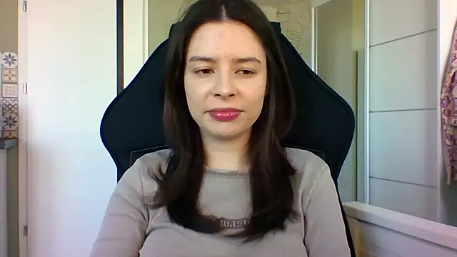 LariceSexy online show from March 4, 2026, 1:08 pm