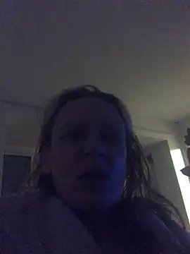 Snapshot of blondey206 chatting on March 11, 2025, 1:59 am blondey206 online show from March 11, 2025, 1:59 am