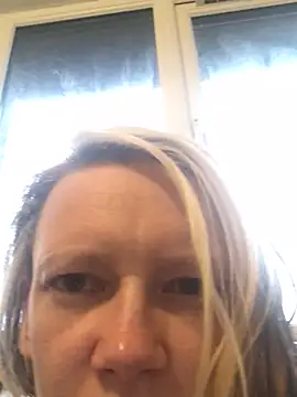 Snapshot of blondey206 chatting on February 10, 2025, 4:47 pm blondey206 online show from February 10, 2025, 4:47 pm