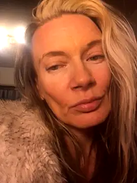 Snapshot of blondey206 chatting on January 8, 2026, 12:16 am blondey206 online show from January 8, 2026, 12:16 am