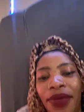 Snapshot of ZinaFreak chatting on February 23, 2025, 1:21 pm ZinaFreak online show from February 23, 2025, 1:21 pm
