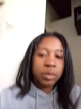 Snapshot of Zaira_Rose_ chatting on October 14, 2025, 12:50 pm Zaira Rose online show from October 14, 2025, 12:50 pm