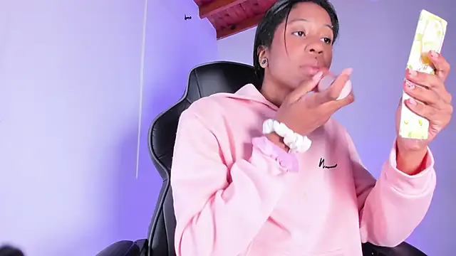 Snapshot of Zaira_Rose_ chatting on November 8, 2025, 1:58 pm Zaira Rose online show from November 8, 2025, 1:58 pm