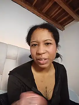 Snapshot of Zaira_Rose_ chatting on June 30, 2026, 12:32 am Zaira Rose online show from June 30, 2026, 12:32 am