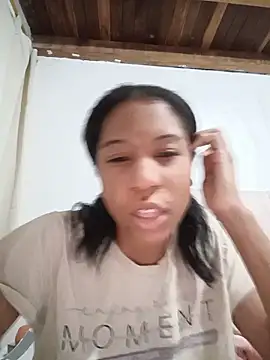 Snapshot of Zaira_Rose_ chatting on June 17, 2026, 11:25 pm Zaira Rose online show from June 17, 2026, 11:25 pm