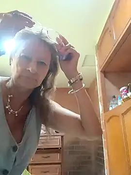 Snapshot of MaryLunna chatting on February 17, 2025, 1:55 pm MaryLunna online show from February 17, 2025, 1:55 pm