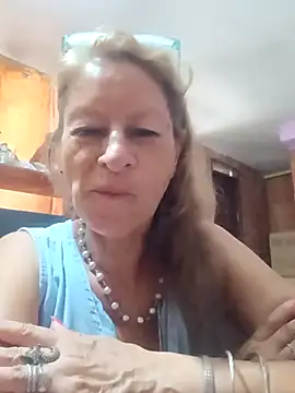 Snapshot of MaryLunna chatting on March 9, 2025, 6:43 pm MaryLunna online show from March 9, 2025, 6:43 pm