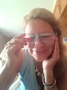 Snapshot of MaryLunna chatting on February 28, 2025, 7:14 pm MaryLunna online show from February 28, 2025, 7:14 pm