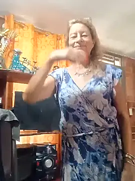 Snapshot of MaryLunna chatting on March 5, 2025, 7:38 pm MaryLunna online show from March 5, 2025, 7:38 pm