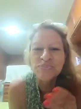 Snapshot of MaryLunna chatting on March 4, 2025, 11:08 am MaryLunna online show from March 4, 2025, 11:08 am