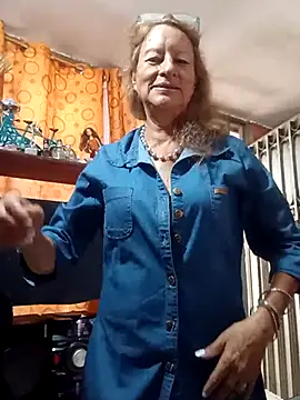 Snapshot of MaryLunna chatting on March 11, 2025, 6:30 pm MaryLunna online show from March 11, 2025, 6:30 pm
