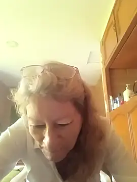 Snapshot of MaryLunna chatting on February 12, 2025, 2:10 pm MaryLunna online show from February 12, 2025, 2:10 pm