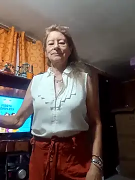 Snapshot of MaryLunna chatting on February 15, 2025, 2:11 pm MaryLunna online show from February 15, 2025, 2:11 pm