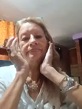 Snapshot of MaryLunna chatting on February 27, 2025, 7:04 pm MaryLunna online show from February 27, 2025, 7:04 pm