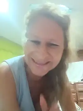 Snapshot of MaryLunna chatting on March 23, 2025, 12:04 am MaryLunna online show from March 23, 2025, 12:04 am