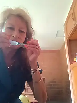 Snapshot of MaryLunna chatting on March 10, 2025, 7:40 pm MaryLunna online show from March 10, 2025, 7:40 pm