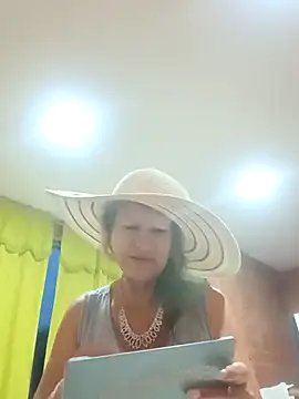 Snapshot of MaryLunna chatting on March 14, 2025, 11:01 am MaryLunna online show from March 14, 2025, 11:01 am