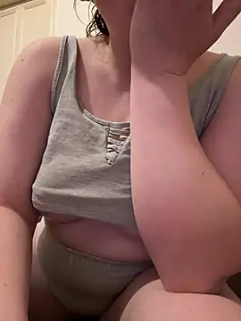 baisemoi7600 online show from February 8, 2026, 3:48 am