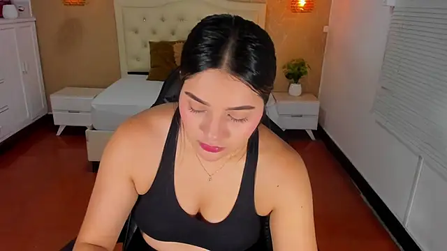 Snapshot of Hadley_ chatting on June 7, 2026, 1:22 am Hadley online show from June 7, 2026, 1:22 am