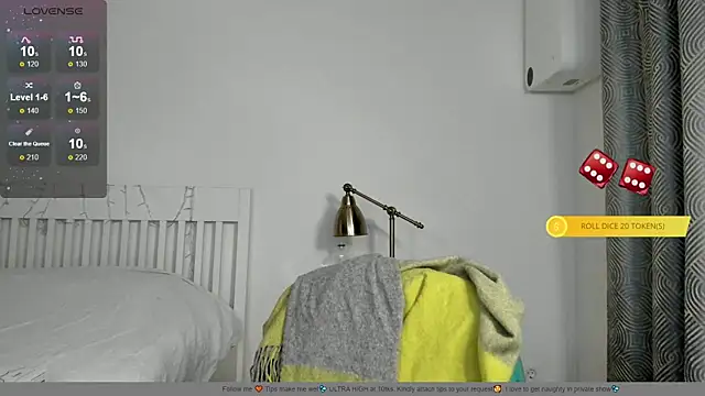 Snapshot of Hustle_Babyy chatting on October 18, 2025, 2:30 pm Hustle Babyy online show from October 18, 2025, 2:30 pm