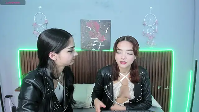 violet thomson online show from March 10, 2025, 10:02 pm