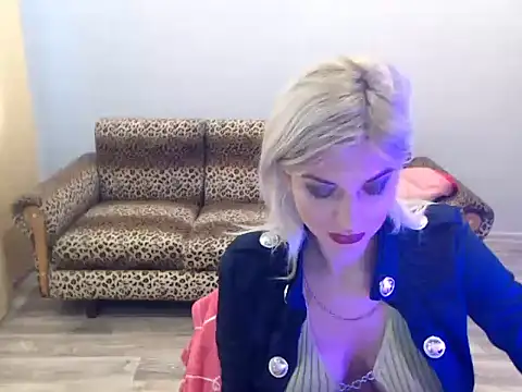 Snapshot of SexyBeatriice chatting on November 9, 2025, 7:45 am SexyBeatriice online show from November 9, 2025, 7:45 am