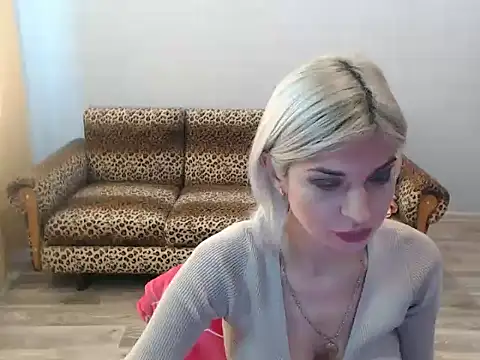 Snapshot of SexyBeatriice chatting on November 15, 2025, 7:23 am SexyBeatriice online show from November 15, 2025, 7:23 am