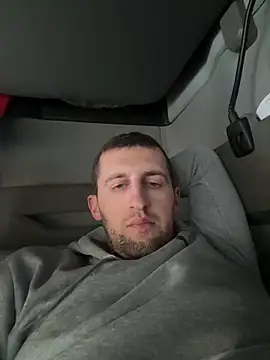 Snapshot of Eriic8888 chatting on November 17, 2025, 1:15 pm Eriic8888 online show from November 17, 2025, 1:15 pm