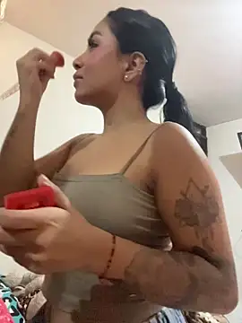 Snapshot of Estefy_gomez09 chatting on November 14, 2025, 7:06 pm Estefy gomez09 online show from November 14, 2025, 7:06 pm