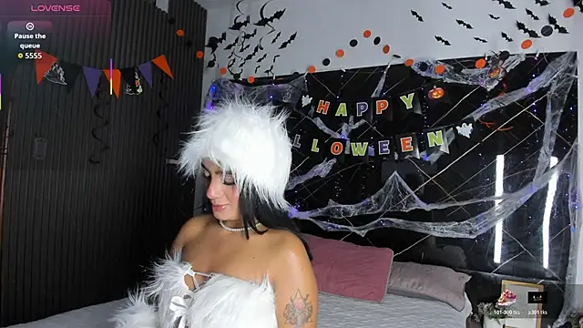 Snapshot of Estefy_gomez09 chatting on November 1, 2025, 5:14 am Estefy gomez09 online show from November 1, 2025, 5:14 am