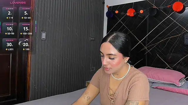 Snapshot of Estefy_gomez09 chatting on November 6, 2025, 4:05 am Estefy gomez09 online show from November 6, 2025, 4:05 am