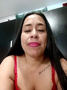 Snapshot of kamila_lovee chatting on November 8, 2025, 8:12 pm kamila lovee online show from November 8, 2025, 8:12 pm