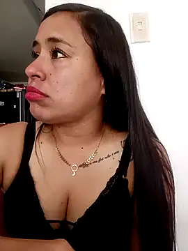kamila lovee online show from February 28, 2025, 5:48 pm