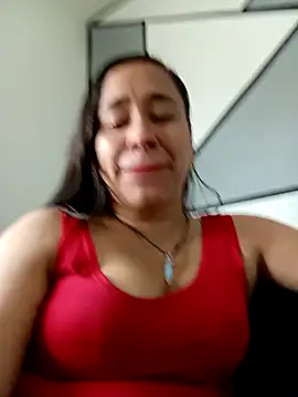 Snapshot of kamila_lovee chatting on October 23, 2025, 4:38 pm kamila lovee online show from October 23, 2025, 4:38 pm