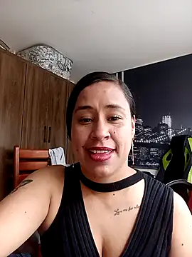 Snapshot of kamila_lovee chatting on December 4, 2025, 7:35 pm kamila lovee online show from December 4, 2025, 7:35 pm