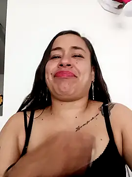 Snapshot of kamila_lovee chatting on December 15, 2025, 7:20 pm kamila lovee online show from December 15, 2025, 7:20 pm