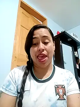 Snapshot of kamila_lovee chatting on November 3, 2025, 8:34 pm kamila lovee online show from November 3, 2025, 8:34 pm