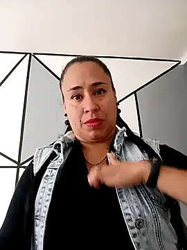 Snapshot of kamila_lovee chatting on October 22, 2025, 7:02 pm kamila lovee online show from October 22, 2025, 7:02 pm