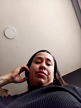 Snapshot of kamila_lovee chatting on November 14, 2025, 8:01 pm kamila lovee online show from November 14, 2025, 8:01 pm