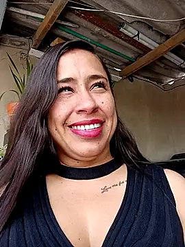 Snapshot of kamila_lovee chatting on November 1, 2025, 6:57 pm kamila lovee online show from November 1, 2025, 6:57 pm