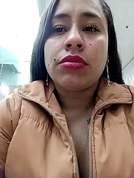 Snapshot of kamila_lovee chatting on November 24, 2025, 7:47 pm kamila lovee online show from November 24, 2025, 7:47 pm