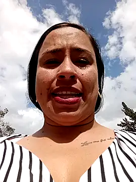 Snapshot of kamila_lovee chatting on October 30, 2025, 7:44 pm kamila lovee online show from October 30, 2025, 7:44 pm