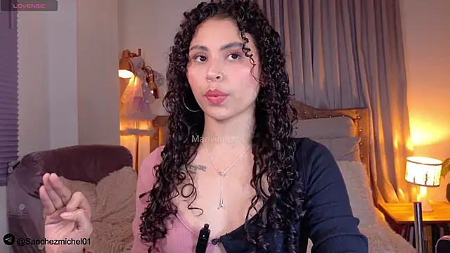 Marivimichel1 online show from November 24, 2025, 11:05 pm