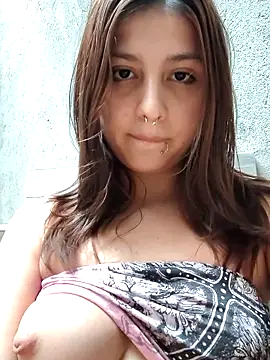 Snapshot of Maiden-Hot chatting on June 7, 2026, 9:53 pm Maiden-Hot online show from June 7, 2026, 9:53 pm
