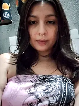 Snapshot of Maiden-Hot chatting on June 8, 2026, 6:47 am Maiden-Hot online show from June 8, 2026, 6:47 am
