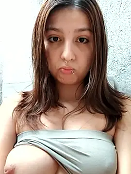 Snapshot of Maiden-Hot chatting on June 14, 2026, 8:43 pm Maiden-Hot online show from June 14, 2026, 8:43 pm